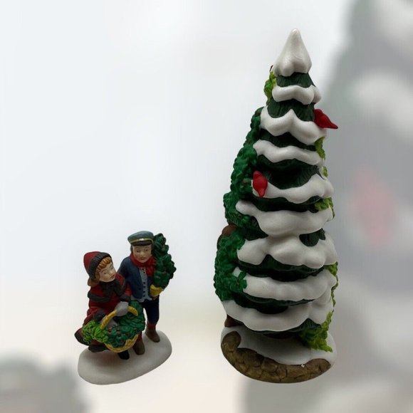 Dept 56 Heritage Village Event Piece The Holly and The Ivy 56100 w/Box 1997 - Picture 6 of 16